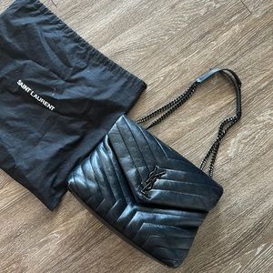 SAINT LAURENT Lou Lou medium black